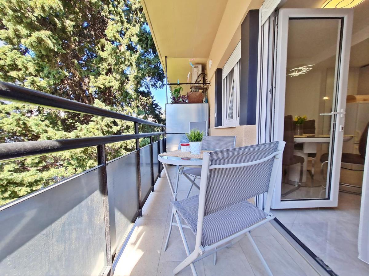 Split City Apartment Rosemary Exterior photo