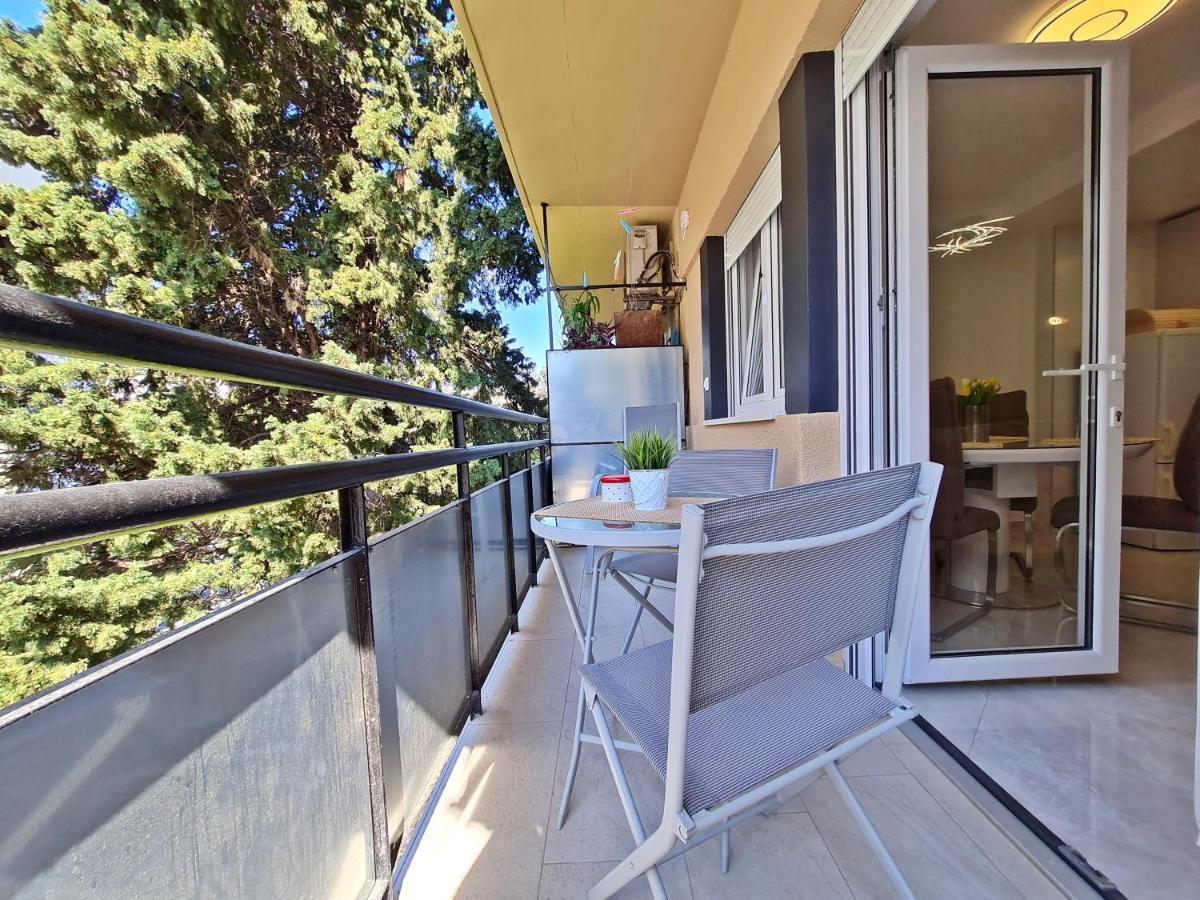 Split City Apartment Rosemary Exterior photo