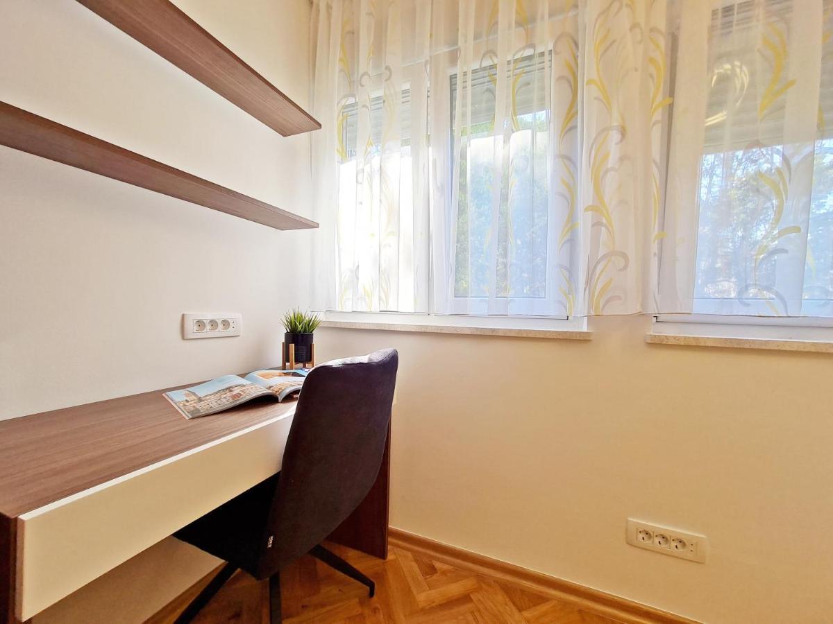 Split City Apartment Rosemary Exterior photo