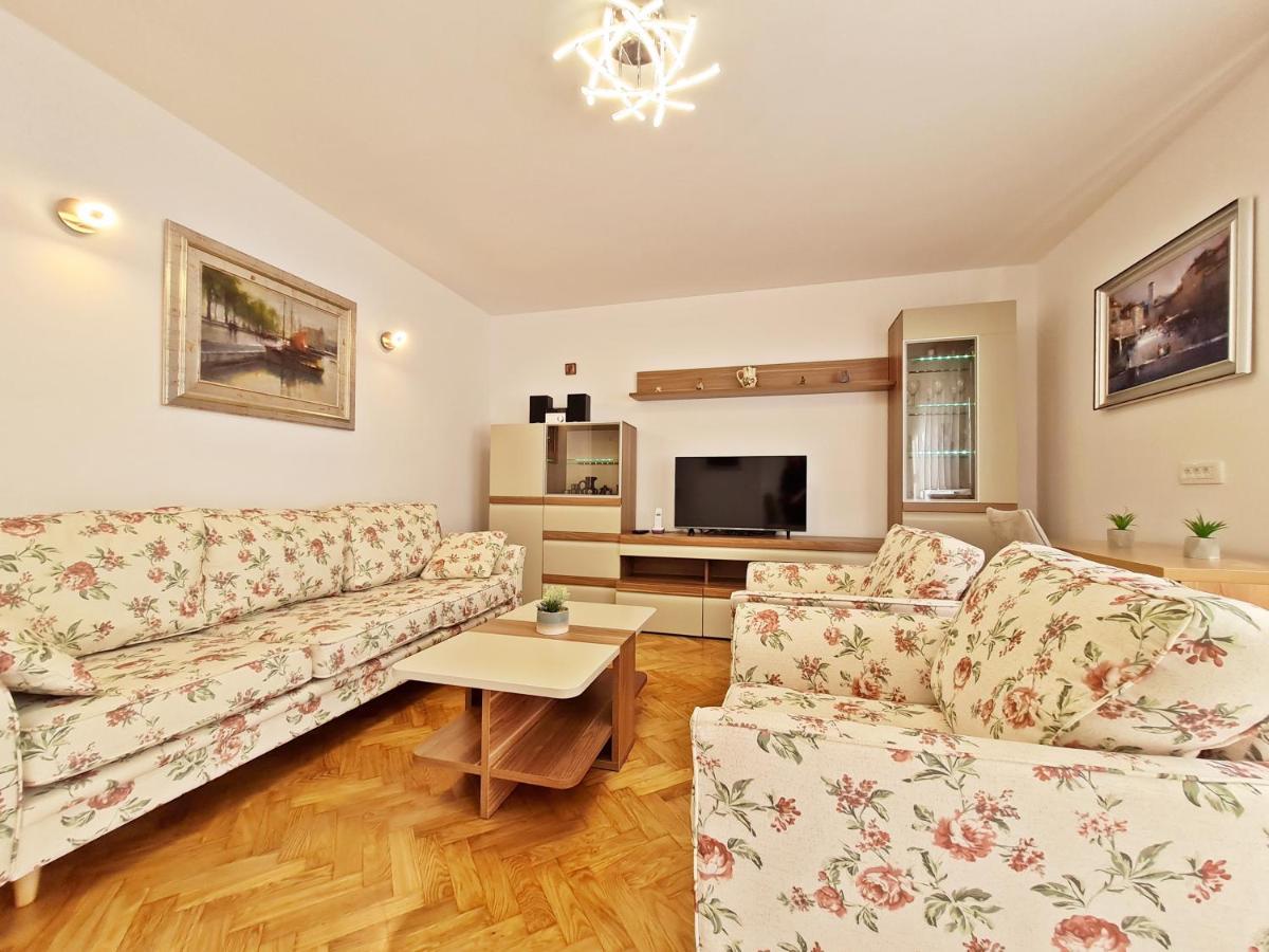 Split City Apartment Rosemary Exterior photo